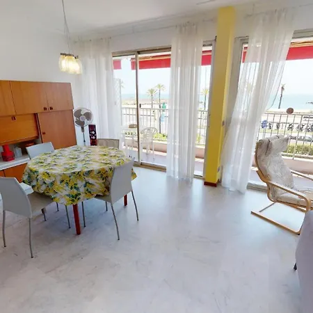 9m - Grand Climatise Entierement Renove Face A La Avec Terrasse * Μεντόν