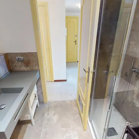 Διαμέρισμα 9m - Grand Climatise Entierement Renove Face A La Avec Terrasse